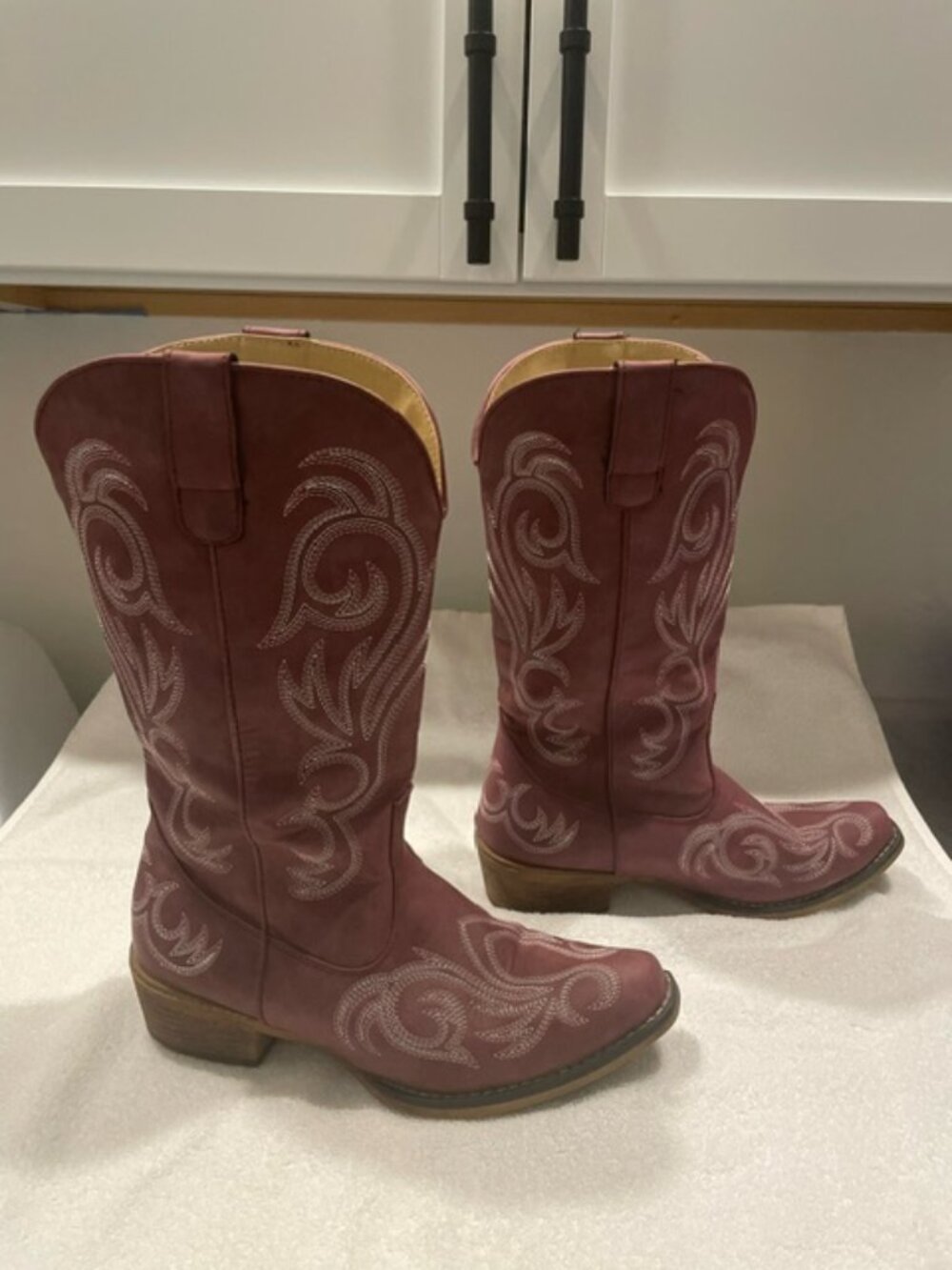 Riley Embroidered Snip Toe Cowboy Boots 8.5M